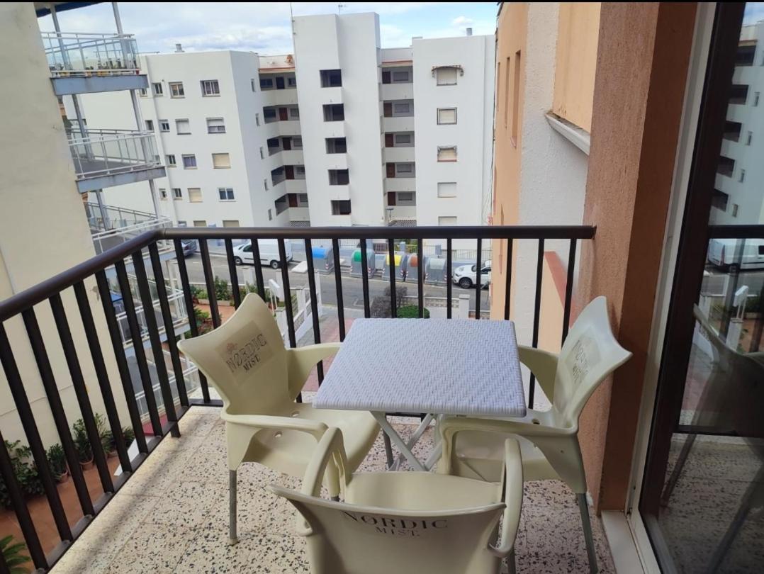 Apartamento segunda línea de la playa Capellán Salou Camera foto