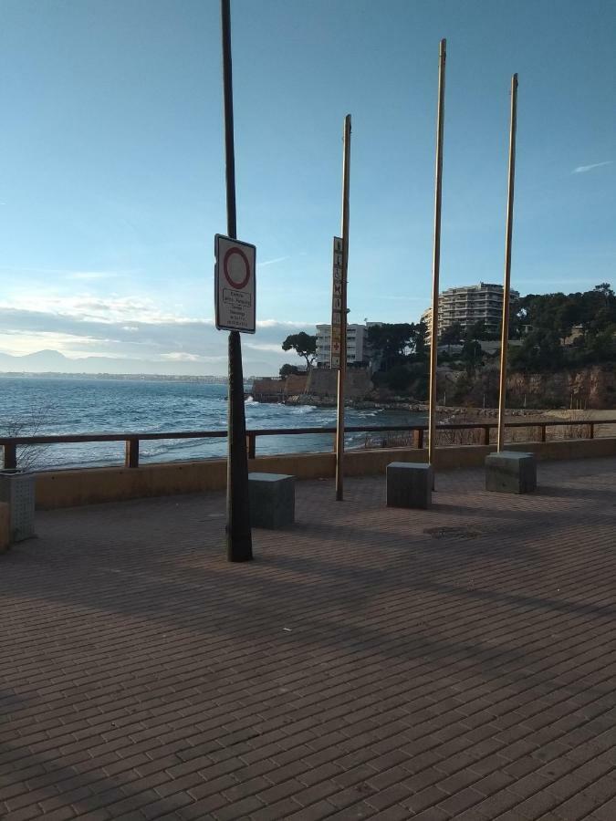Apartamento segunda línea de la playa Capellán Salou Esterno foto